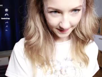 webcam girl whisperprincess live cam image #12970130