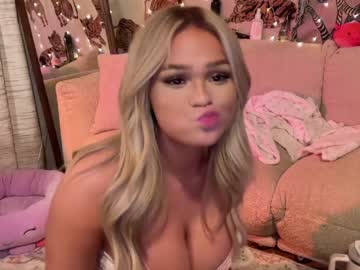 webcam girl ari_02 live cam image #8744520