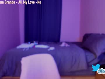 webcam girl hollyextra live cam image #3431338