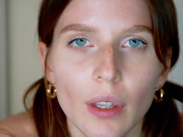 webcam girl ellaa91 live cam image #3657415