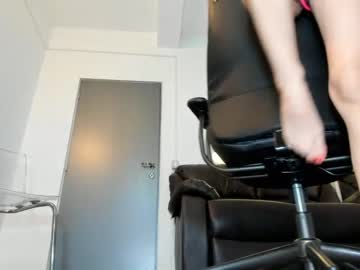 webcam girl hotfallingdevil live cam image #725971