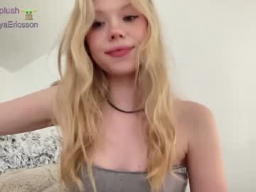 webcam girl sonyaplush live cam image #9689699