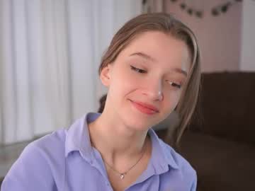 webcam girl little_poetry live cam image #12208206