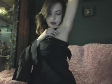 webcam girl bmwm5f90 live cam image #11427117