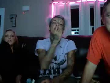webcam couple leo_lady_8675309 live cam image #303574