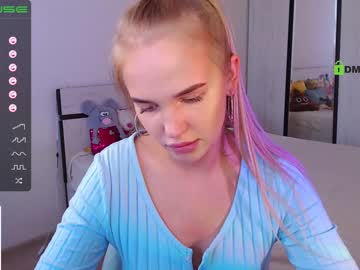 webcam girl princess_lolli live cam image #3703273