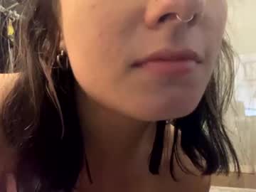 webcam girl snackaroni live cam image #1033477