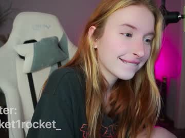 webcam girl pocketrocket_ live cam image #2444227