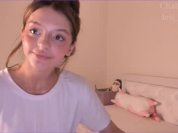 webcam girl lesi_moon live cam image #7029981