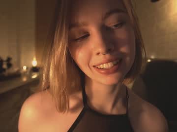 webcam girl bibi_it_is live cam image #2761539