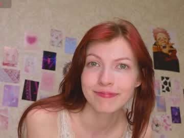 webcam girl kitsune_dreams live cam image #12132704