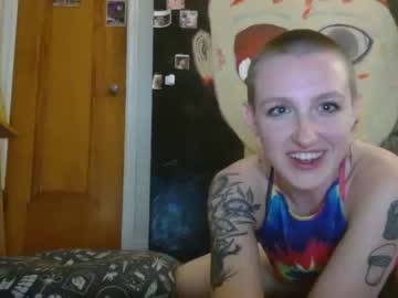 webcam girl shavedheadgirl live cam image #3710971