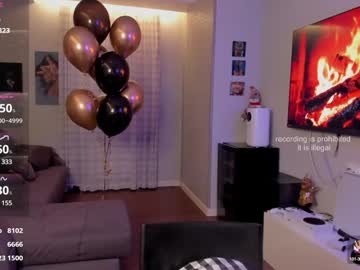 webcam girl victorias_world live cam image #12585611