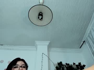webcam girl kaliffa_zoe live cam image #6041580