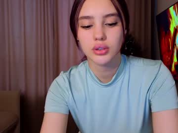 webcam girl angella_kleee live cam image #8439875
