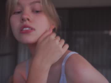 webcam girl bibi_it_is live cam image #7963825