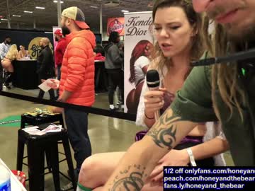 webcam couple honeyand_thebear live cam image #902785