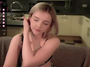 webcam girl lucydelovely live cam image #6952737