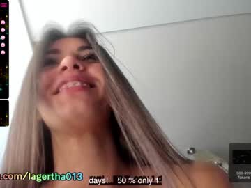 webcam girl xvsesss live cam image #1527972