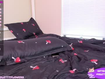 webcam girl violetttflowers live cam image #4097123