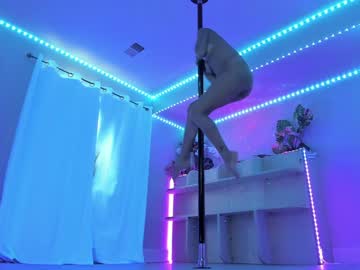 webcam girl fit_american_girl live cam image #9532925