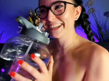 webcam girl littlee33 live cam image #3507433