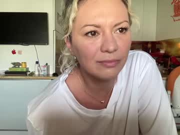 webcam girl kiradivine live cam image #6281523