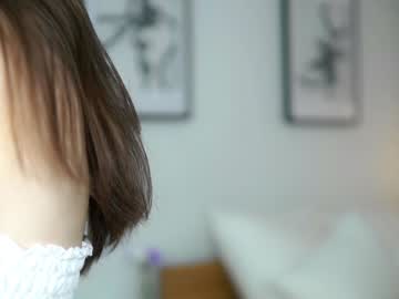 webcam girl peek_in_my_window live cam image #10106544