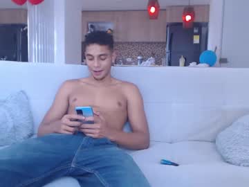 webcam man fratguysonline live cam image #6176635