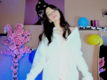 webcam girl emmi_sunshine live cam image #6673076