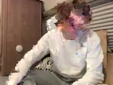 webcam man akwild1 live cam image #7136422
