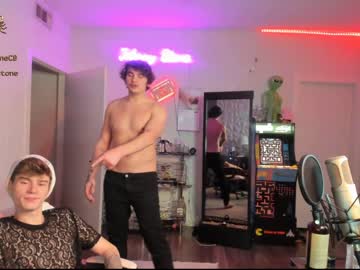webcam man thejohnnystone live cam image #5048862