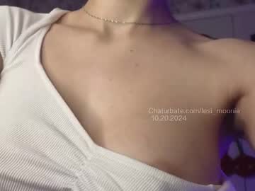 webcam girl lesi_moonie live cam image #10821352