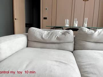 webcam girl carolinaherera live cam image #11308410