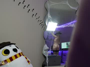 webcam girl bestblondiiecb live cam image #10906819