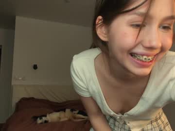 webcam girl yohji_yamamotoo live cam image #5023923
