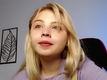 webcam girl shy_blondiee live cam image #5121848