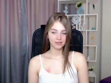 webcam girl lilliasweety live cam image #2389207