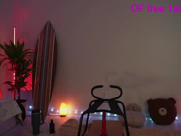 webcam girl lucy_gooosey live cam image #11098577