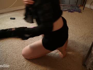 webcam girl bestblondiiecb live cam image #12741859