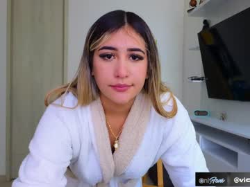 webcam girl amelie_bunny_real live cam image #6035262