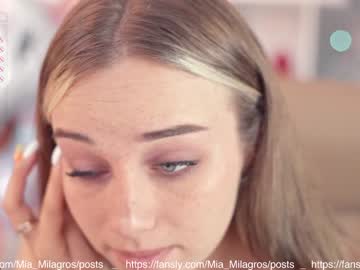 webcam girl mia_milagros live cam image #3203460
