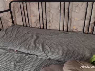 webcam couple bethanie_derek live cam image #9343267