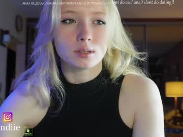 webcam girl bestblondiiecb live cam image #5807440