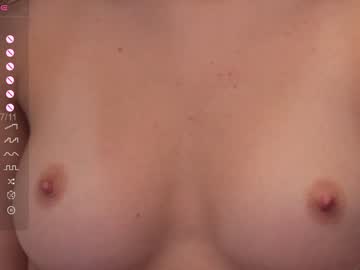 webcam girl riskyproject live cam image #10977189