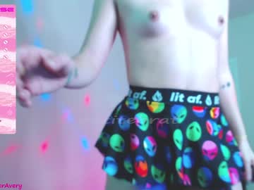 webcam girl petitebrat live cam image #5009472