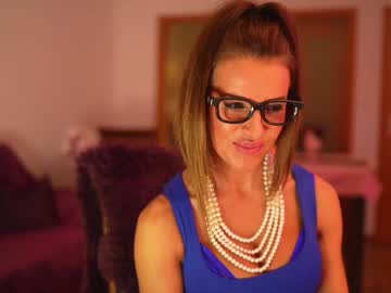 webcam girl gloria_longoria live cam image #10705814