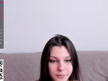 webcam girl peek_in_my_window live cam image #8307187