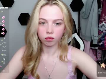 webcam girl small_blondee live cam image #5814870