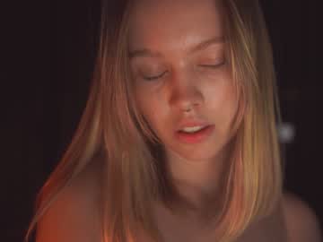 webcam girl bibi_it_is live cam image #5022332